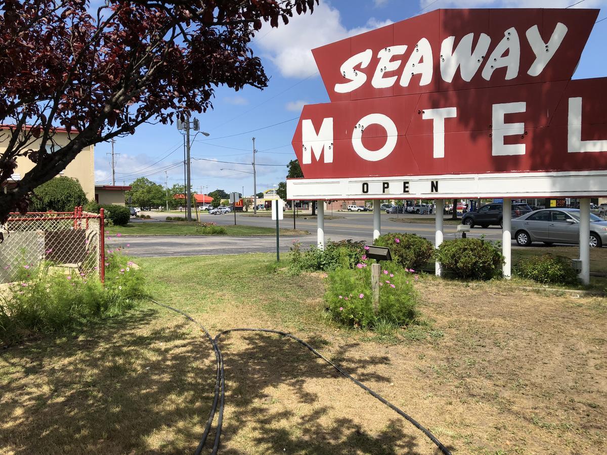Seaway Motel Roosevelt Park Exterior foto