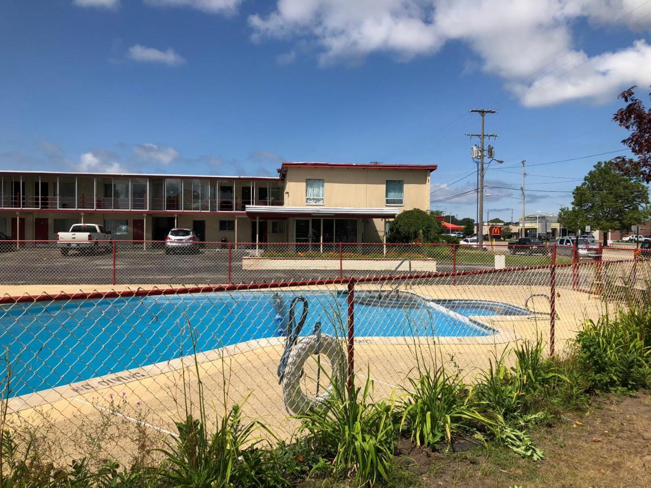 Seaway Motel Roosevelt Park Exterior foto